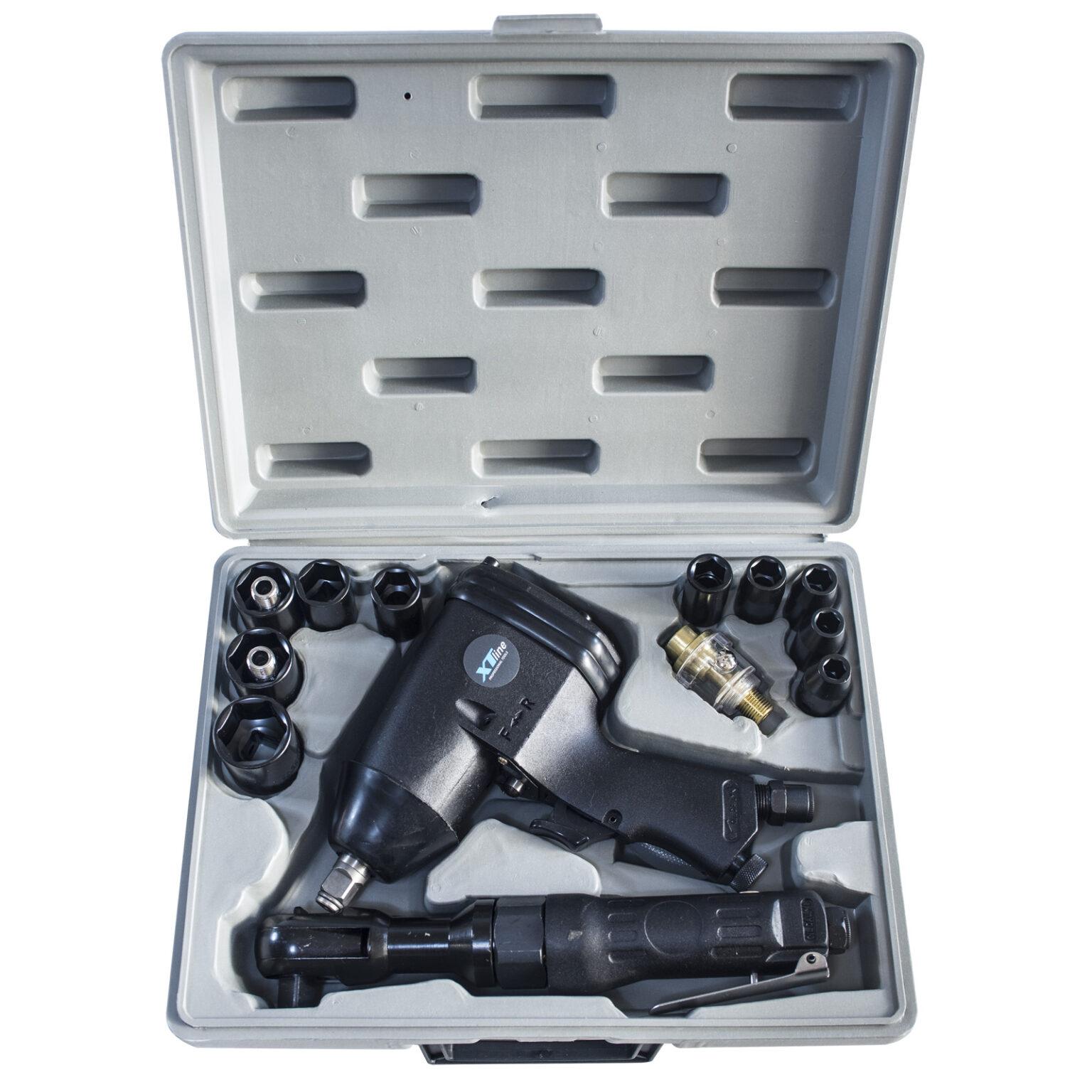 XTLINE Druckluft Schlagschrauber + Ratschenschrauber Set | 310 Nm, 1/2", 17-teilig 1 XTLINE Druckluft Schlagschrauber + Ratschenschrauber Set | 310 Nm, 1/2", 17-teilig